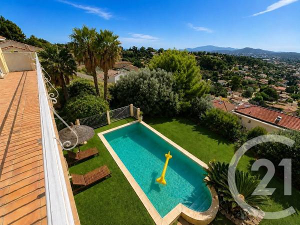 Maison à vendre  10 pièces - 225 m 2   OLLIOULES  - 83