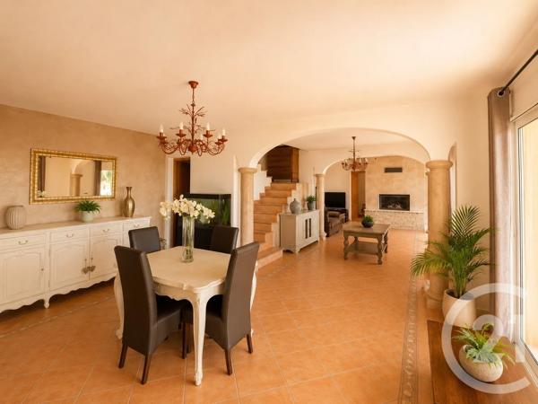 Maison à vendre  10 pièces - 225 m 2   OLLIOULES  - 83