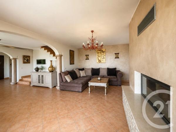 Maison à vendre  10 pièces - 225 m 2   OLLIOULES  - 83
