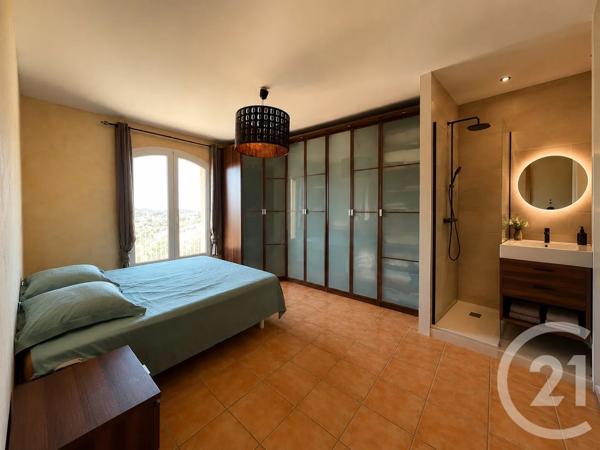 Maison à vendre  10 pièces - 225 m 2   OLLIOULES  - 83