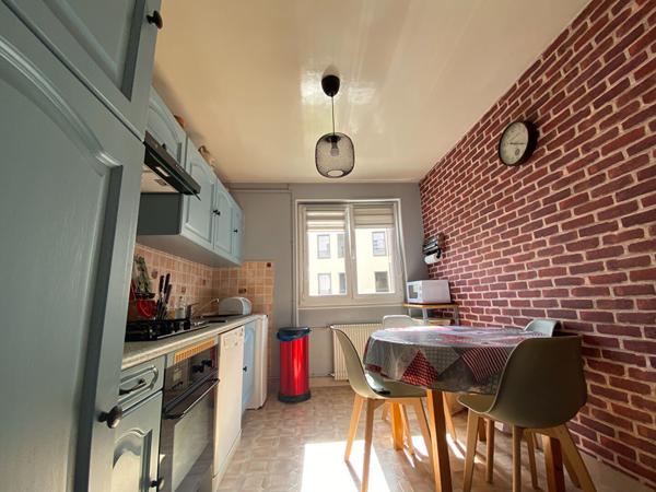 RARE! CHAMALIERES! F3 bis traversant de 68 m² + grande cave