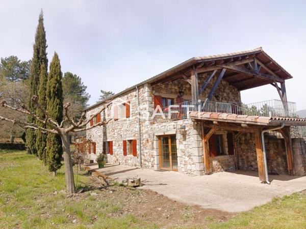 07140 : Maison Pierre de 268 m² sur 4015m² de terrain