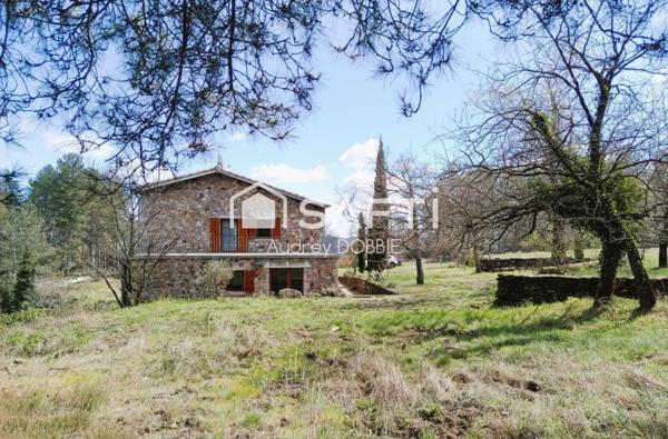 07140 : Maison Pierre de 268 m² sur 4015m² de terrain