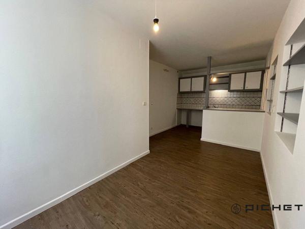 Appartement 2 pièces 33 m² PAU - 64000