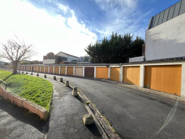 Parking / box Clamart 15 m2