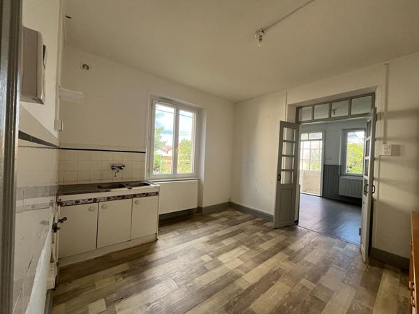 Maison - 9 pièces - 182 m²