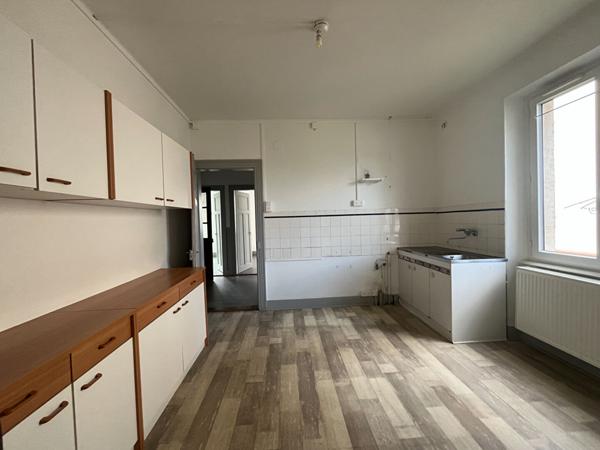 Maison - 9 pièces - 182 m²