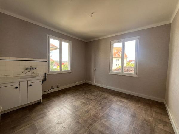 Maison - 9 pièces - 182 m²