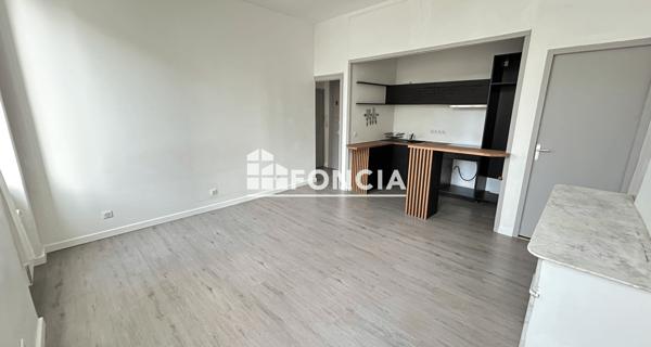 Location Appartement 2 pièces 38 m² - Marseille 13006