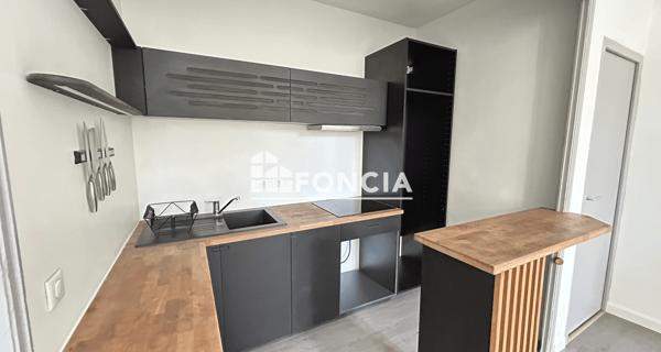 Location Appartement 2 pièces 38 m² - Marseille 13006