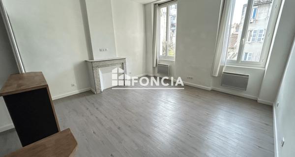 Location Appartement 2 pièces 38 m² - Marseille 13006
