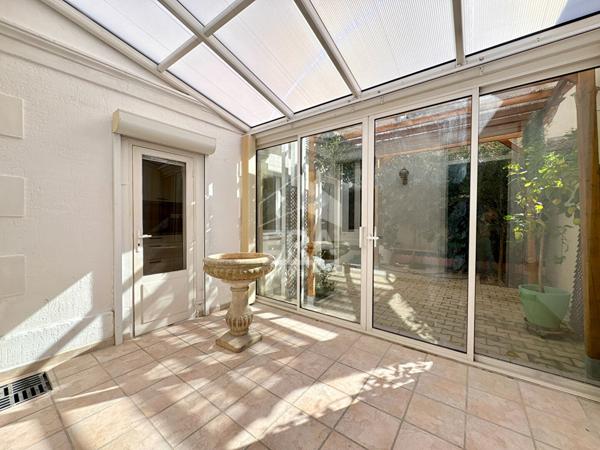 A VENDRE 84120 PERTUIS MAISON DE VILLE TYPE 5 PIECES D'ENVIRON 184M² AVEC COUR ET CAVE