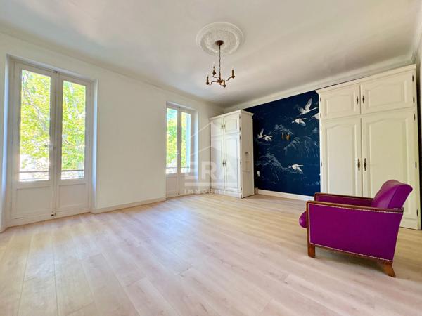 A VENDRE 84120 PERTUIS MAISON DE VILLE TYPE 5 PIECES D'ENVIRON 184M² AVEC COUR ET CAVE