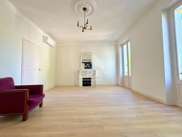 A VENDRE 84120 PERTUIS MAISON DE VILLE TYPE 5 PIECES D'ENVIRON 184M² AVEC COUR ET CAVE