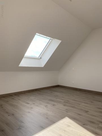 Maison neuve à la campagne