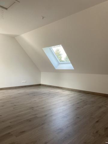 Maison neuve à la campagne