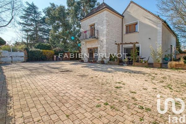 Maison 8 pièces de 230 m² à Herblay-sur-Seine (95220)