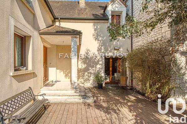 Maison 8 pièces de 230 m² à Herblay-sur-Seine (95220)