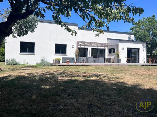 Vente maison Surzur : 649 900 € - AJP Immobilier Vannes