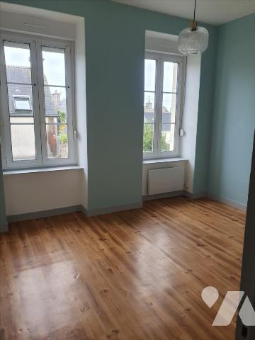 SAINT-VAAST LA HOUGUE-PROCHE COMMODITES