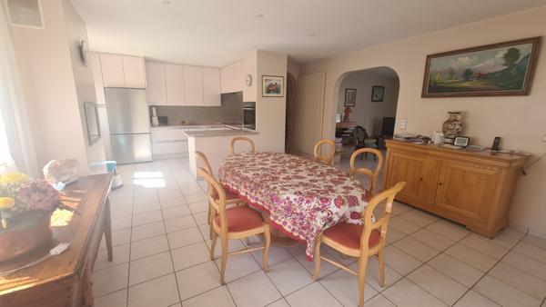 Gap (05000) A saisir Maison bourgeoise composée de 2 appartements avec de nombreuses dépendances et un grand terrain de 1