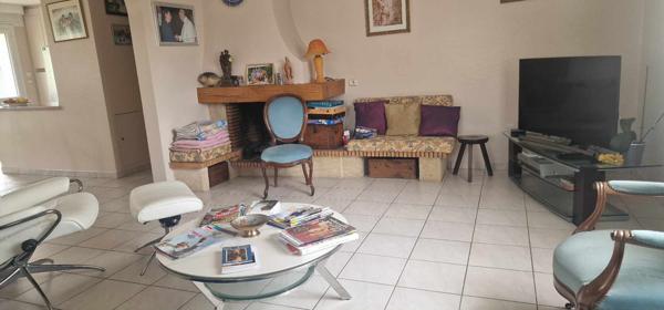 Gap (05000) A saisir Maison bourgeoise composée de 2 appartements avec de nombreuses dépendances et un grand terrain de 1