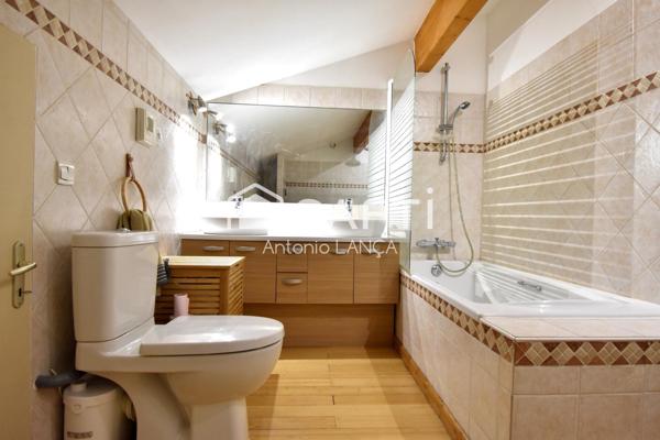 Maison rénovée au calme de 102 m2 avec trois chambres