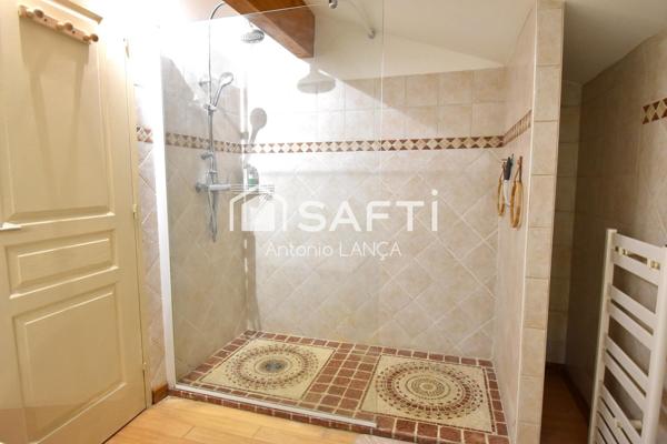 Maison rénovée au calme de 102 m2 avec trois chambres