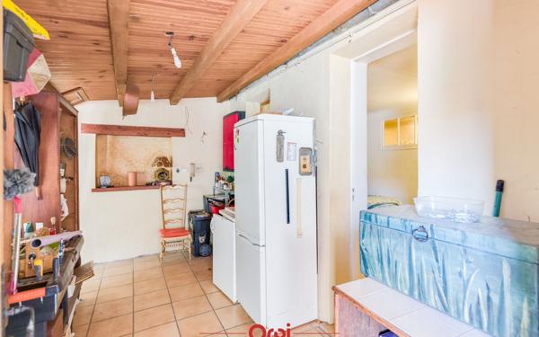 Appartement à vendre    3 pièces • 46,57 m2 Marseille 12