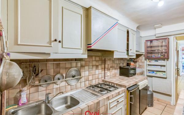 Appartement à vendre    3 pièces • 46,57 m2 Marseille 12