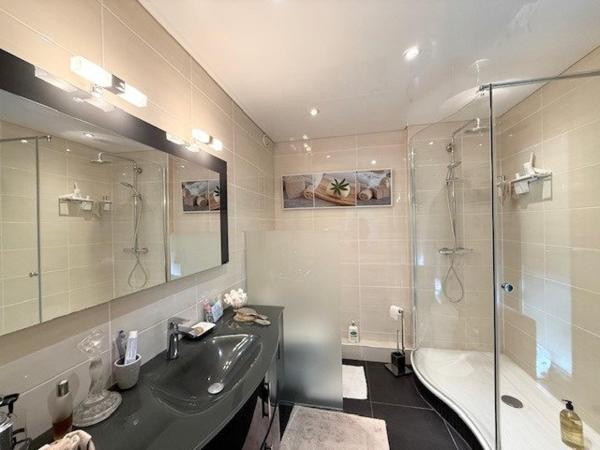 Appartement à LE CHESNAY, 78150 - 5 pièces 146m²