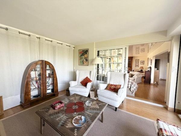 Appartement à LE CHESNAY, 78150 - 5 pièces 146m²