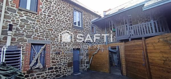 Ensemble immobilier d'environ 220 m² à HEDE BAZOUGES