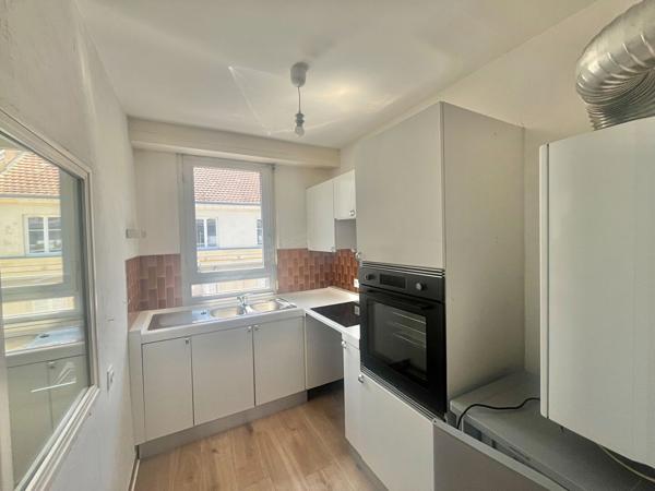 A LOUER - NANTES DOBREE - Grand Type 2 + BALCON et PARKING
