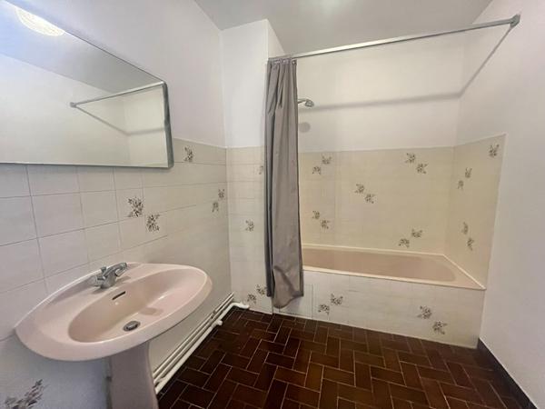 A LOUER - NANTES DOBREE - Grand Type 2 + BALCON et PARKING