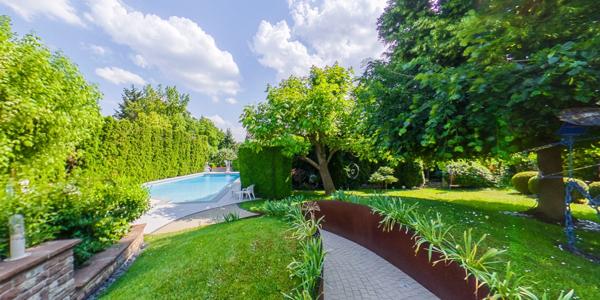 Dpt Haut-Rhin (68), à vendre MULHOUSE maison d'architecte 372 m2 dans son magnifique jardin