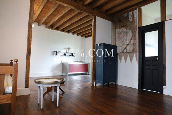 Maison de village
                                                                                                                                                                                                                                                                                                                        5 pièce(s)                                                                                                                                                                                                          3 chambre(s)                                                                                                                                                                                                          150  m²