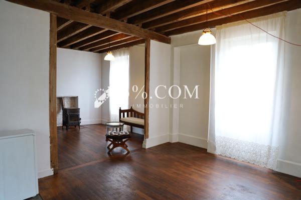 Maison de village
                                                                                                                                                                                                                                                                                                                        5 pièce(s)                                                                                                                                                                                                          3 chambre(s)                                                                                                                                                                                                          150  m²