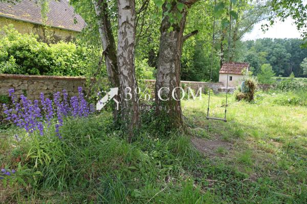 Maison de village
                                                                                                                                                                                                                                                                                                                        5 pièce(s)                                                                                                                                                                                                          3 chambre(s)                                                                                                                                                                                                          150  m²