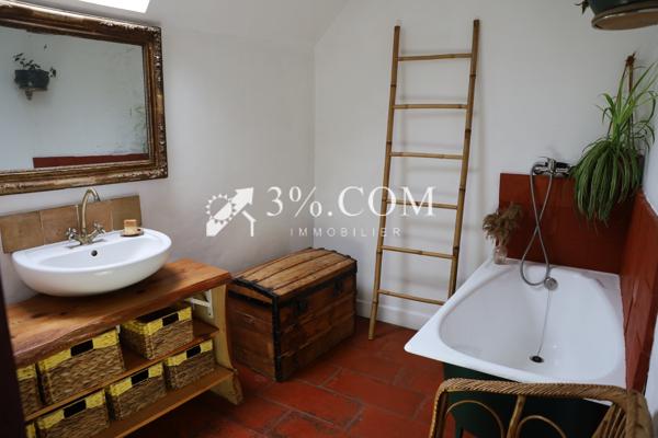 Maison de village
                                                                                                                                                                                                                                                                                                                        5 pièce(s)                                                                                                                                                                                                          3 chambre(s)                                                                                                                                                                                                          150  m²