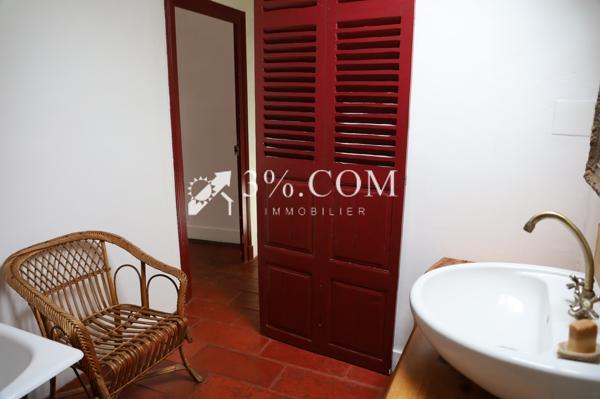 Maison de village
                                                                                                                                                                                                                                                                                                                        5 pièce(s)                                                                                                                                                                                                          3 chambre(s)                                                                                                                                                                                                          150  m²