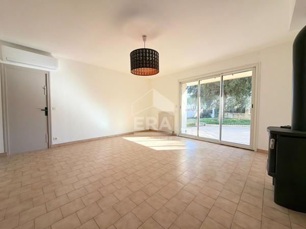 A LOUER LE PUY SAINTE REPARADE 13610 CENTRE VILLE MAISON PLAIN PIED DE TYPE 4 DE 106M² AVEC TERRAIN DE 300M² ET GARAGE 