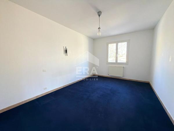 A LOUER LE PUY SAINTE REPARADE 13610 CENTRE VILLE MAISON PLAIN PIED DE TYPE 4 DE 106M² AVEC TERRAIN DE 300M² ET GARAGE 