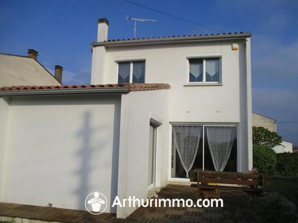 Location Maison 5 pièces 92 m2 à Saint-Jean-d'Angély