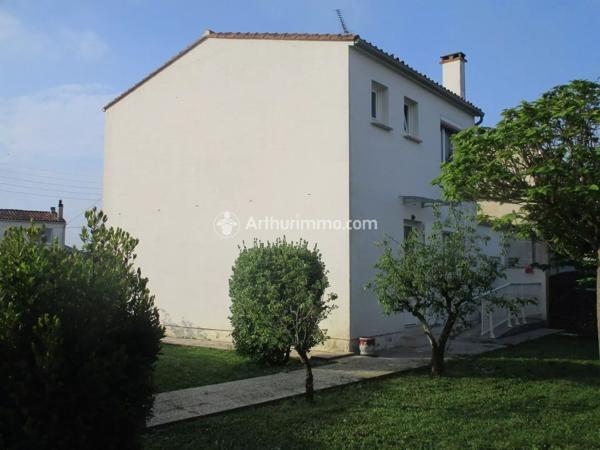 Location Maison 5 pièces 92 m2 à Saint-Jean-d'Angély
