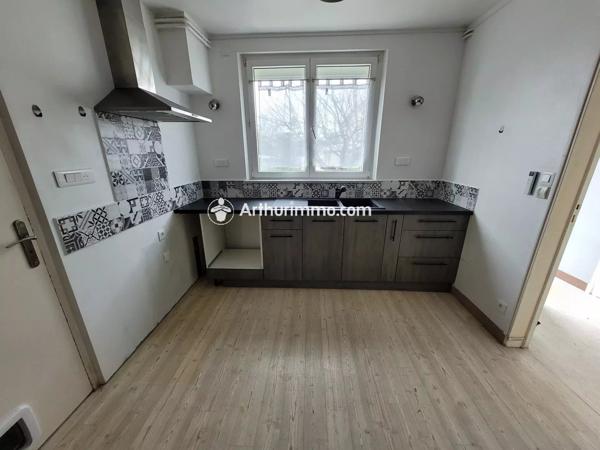Location Maison 5 pièces 92 m2 à Saint-Jean-d'Angély