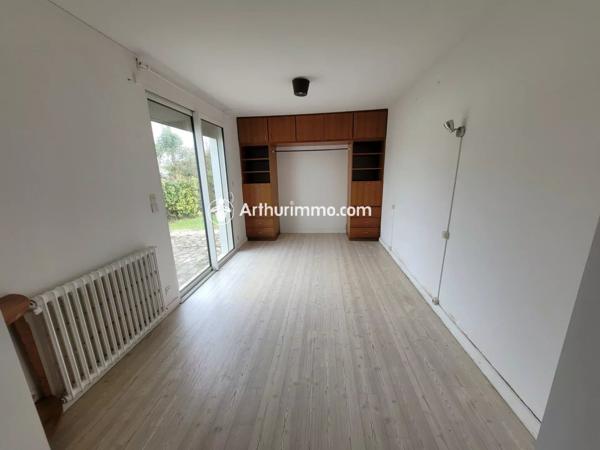 Location Maison 5 pièces 92 m2 à Saint-Jean-d'Angély