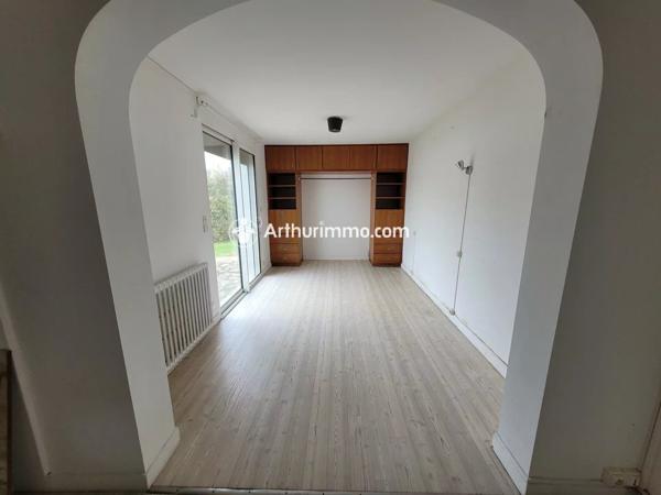 Location Maison 5 pièces 92 m2 à Saint-Jean-d'Angély