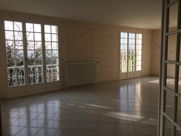 GRANDE MAISON F5 TRÈS LUMINEUSE CHÂTELLERAULT Réf M.10