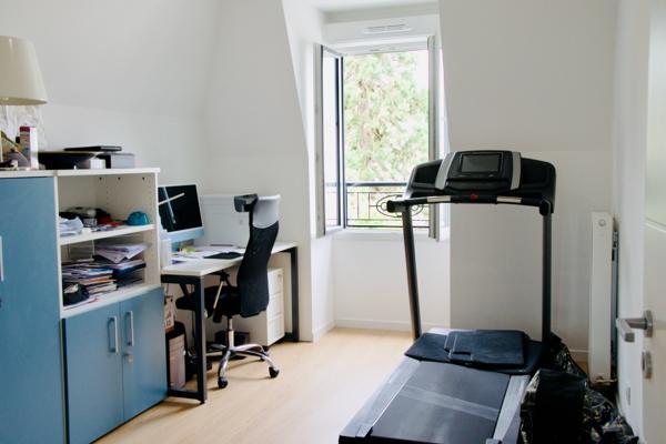 Appartement
         5 pièces
        - 105 m² Bien prestige 725 000 € *
